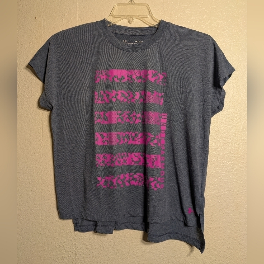 Under Armour Women's Gray and Pink Top Size Sm Gently Used